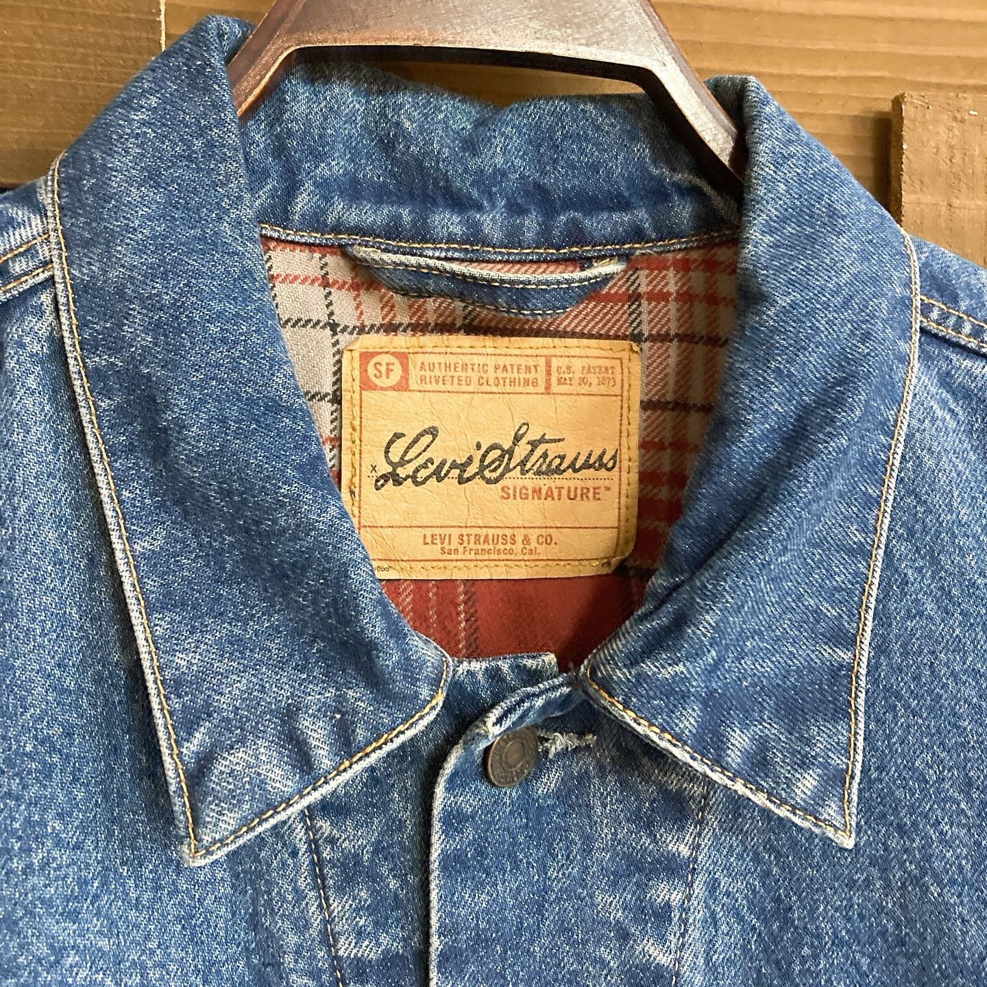 Levi Strauss & Co. Signature デ...