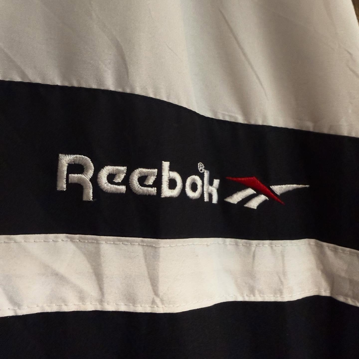 《Reebok nylon jacket》