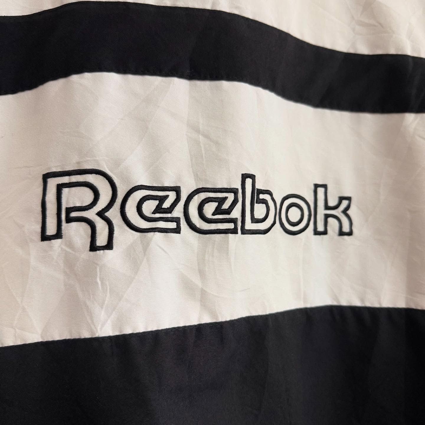 《Reebok nylon jacket》