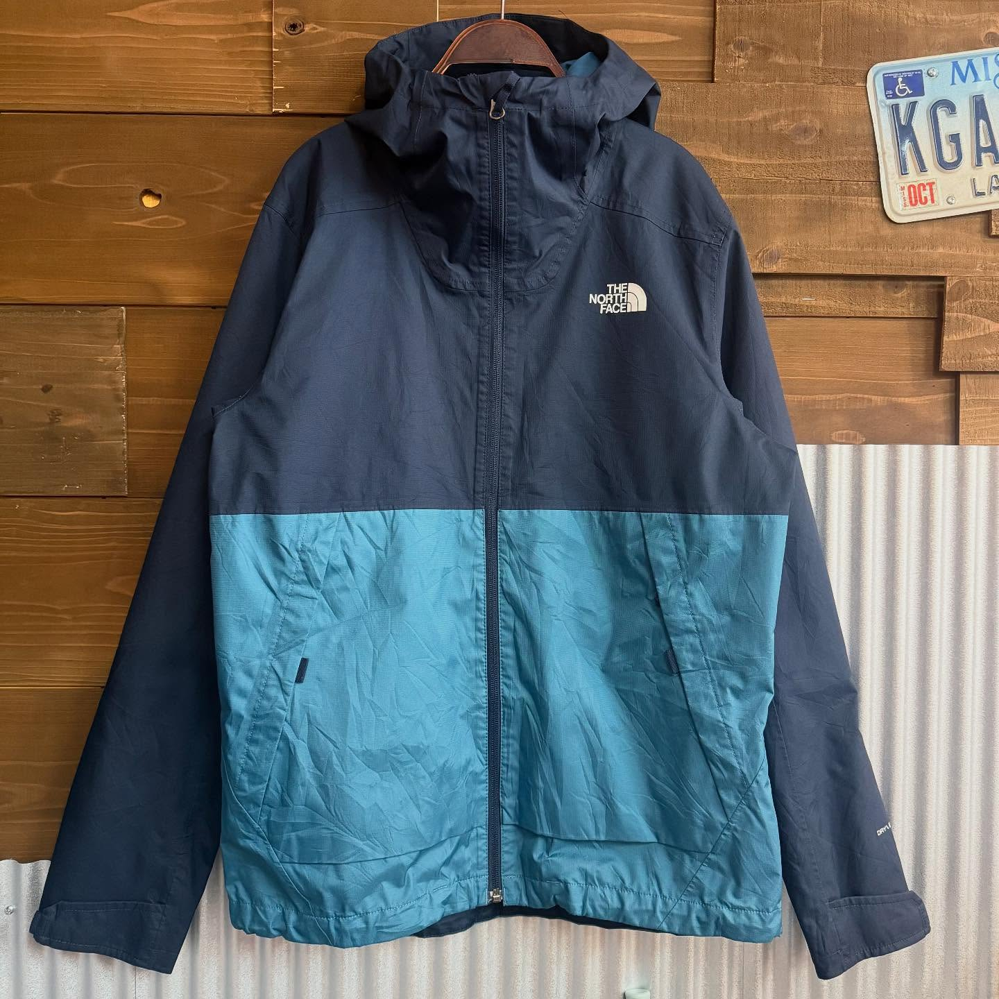 《THE NORTH FACE nylon jacket》