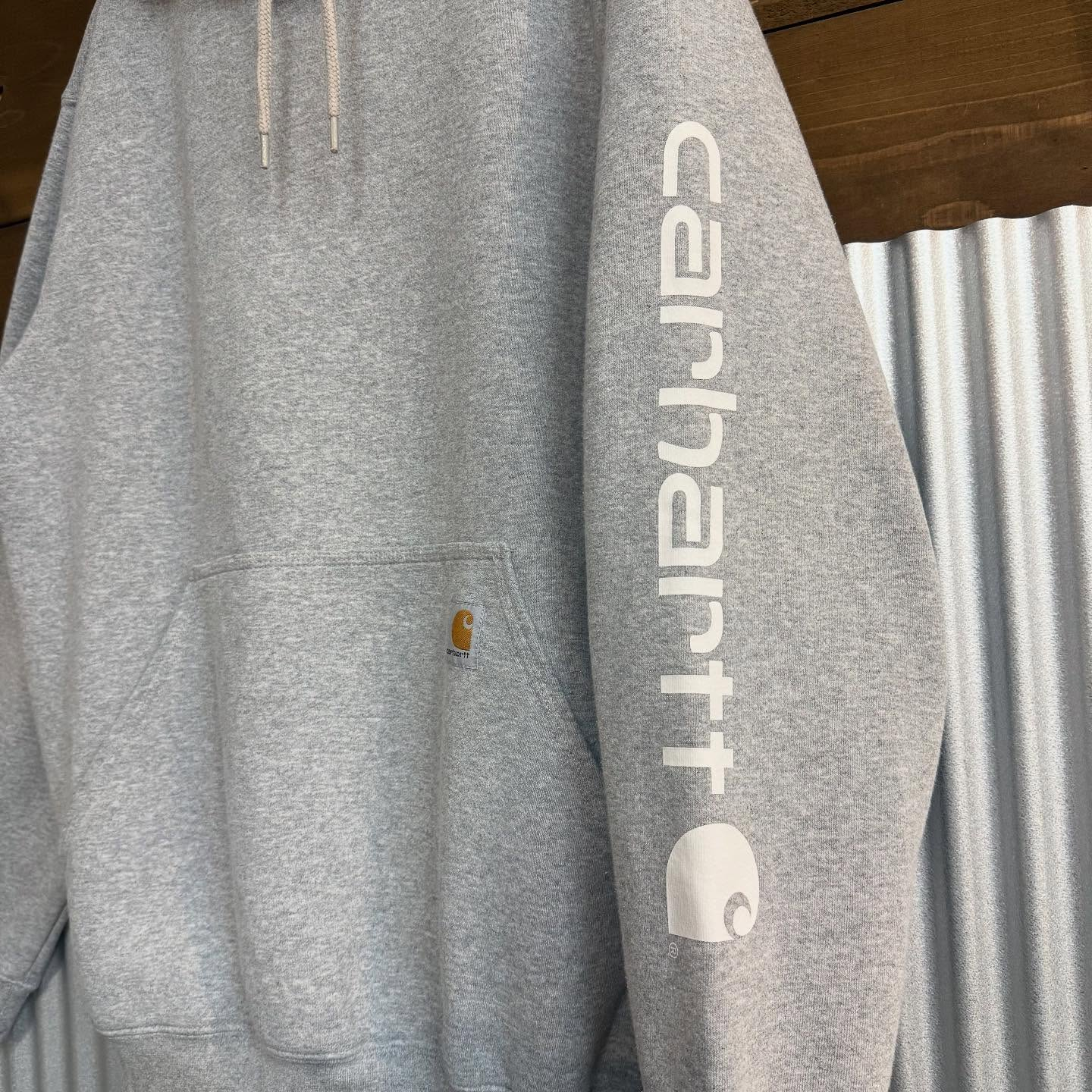 【Carhartt Logo Sleeve Hoodie】