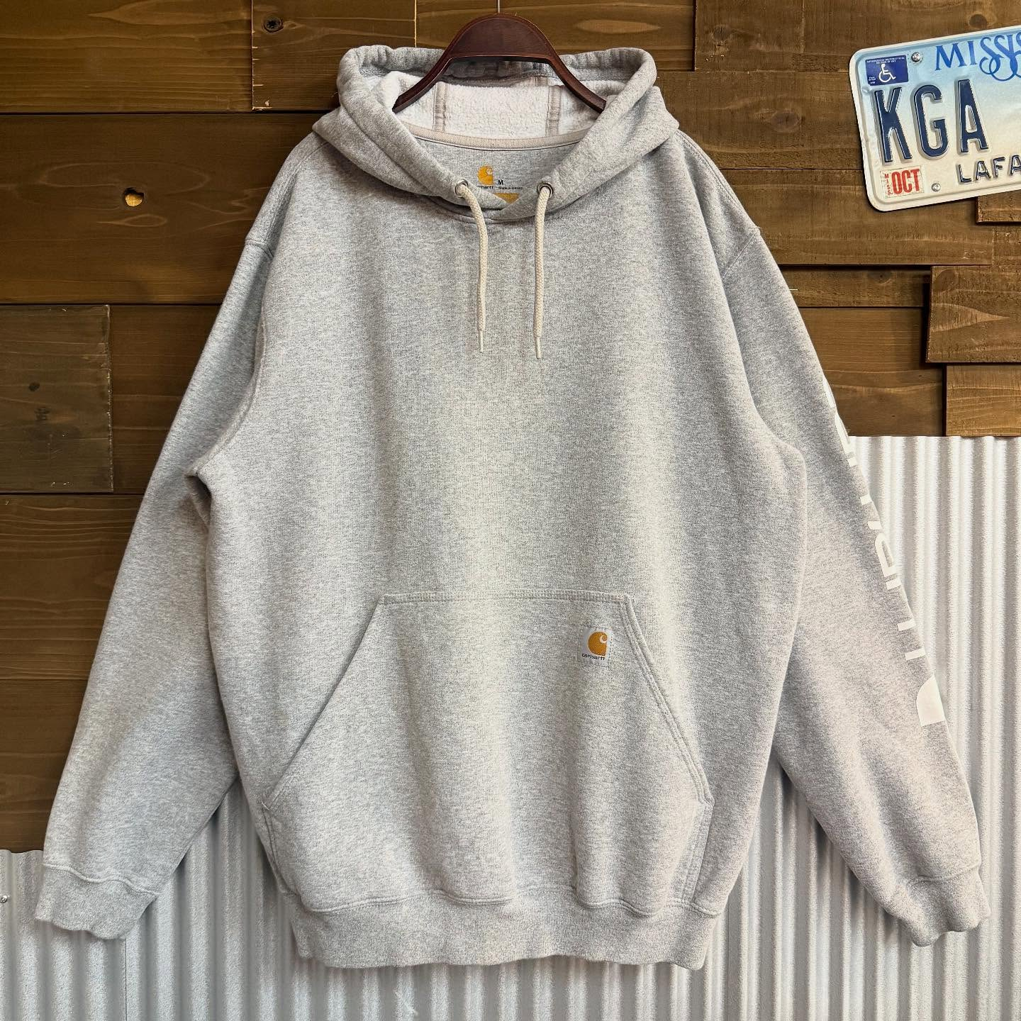 【Carhartt Logo Sleeve Hoodie】