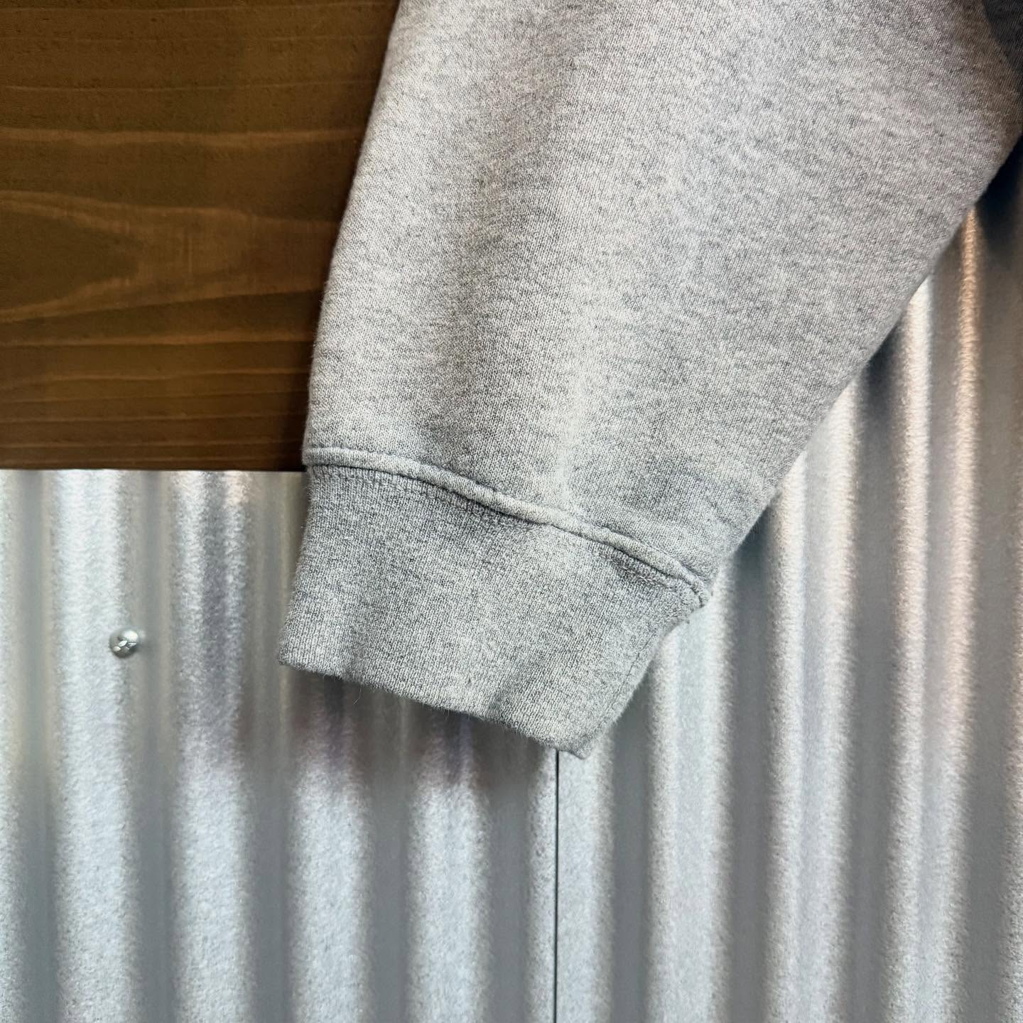 【Carhartt Logo Sleeve Hoodie】