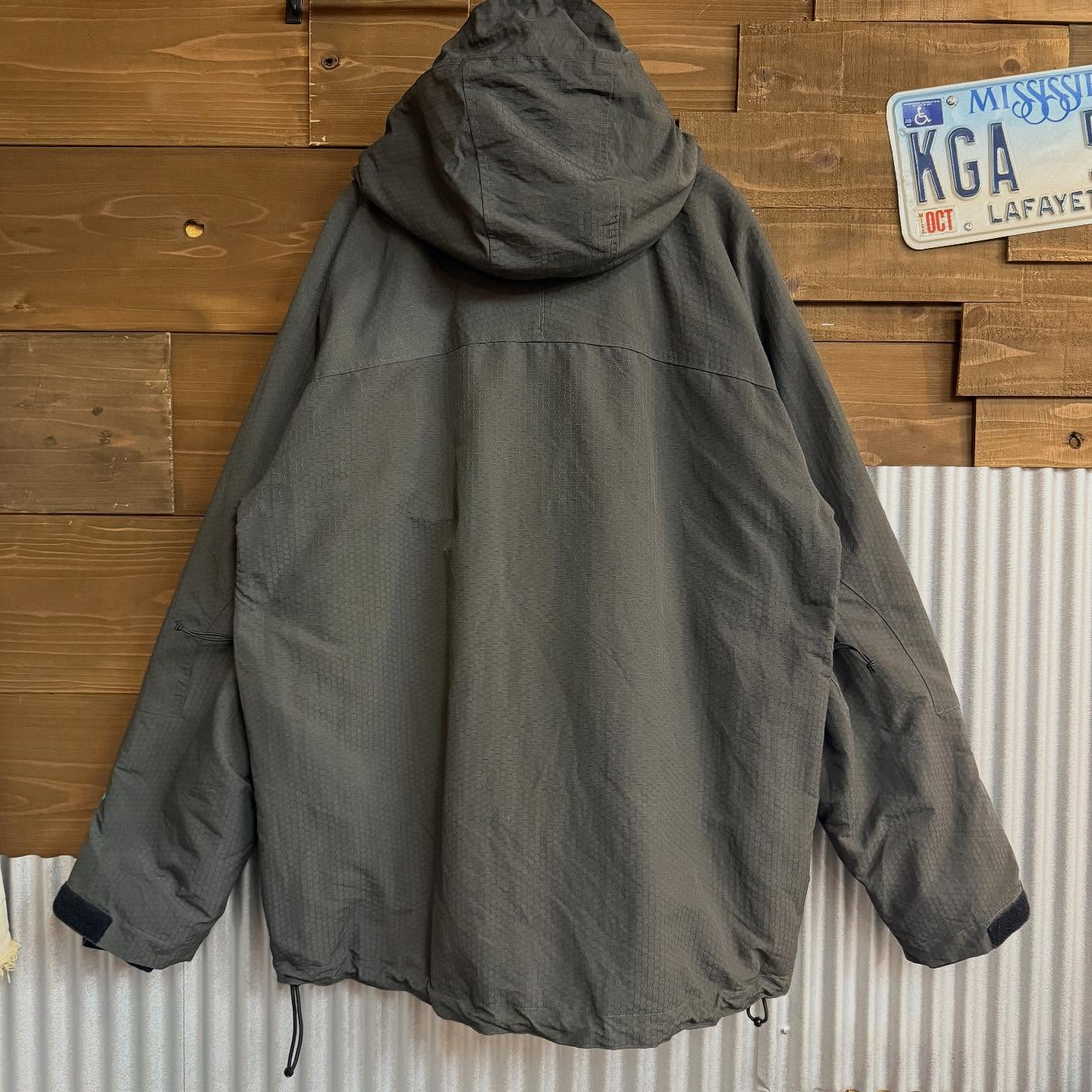 【Carhartt Nylon Hood Jacket】